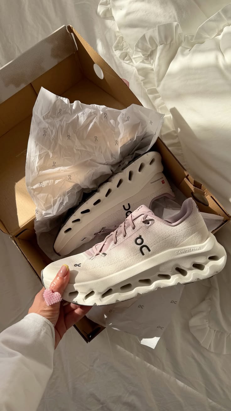 Sneakers ON Running | Lumenwear