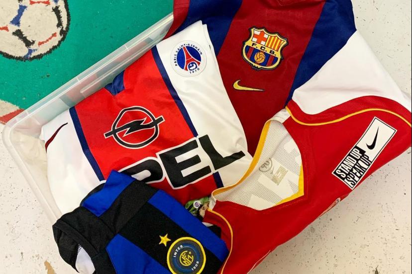 Un maillot de football totalement MYSTÈRE ! T'es joueur ?