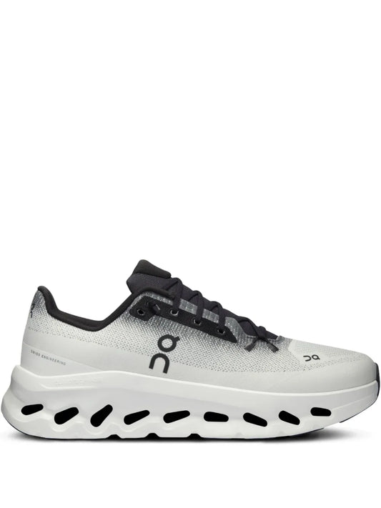ON Cloudtilt Noir et Blanc | Lumenwear