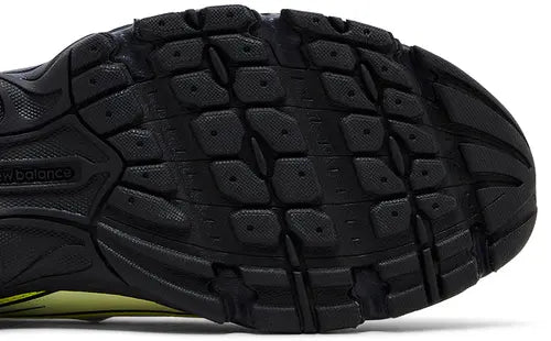 NEW BALANCE 740 GREY VOLT